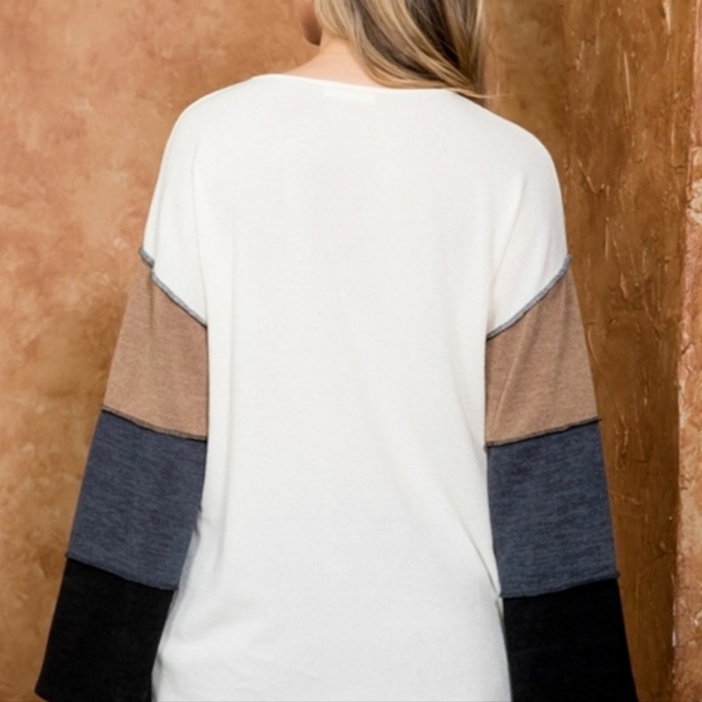 V Neck Top - Picture 3 of 3